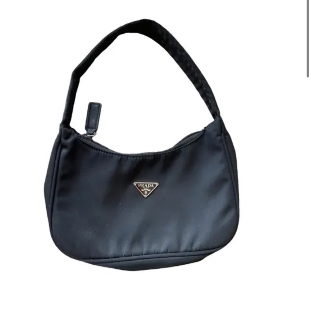 DONT BUY!! (LOOKING FOR VINTAGE PRADA HANDBAG)